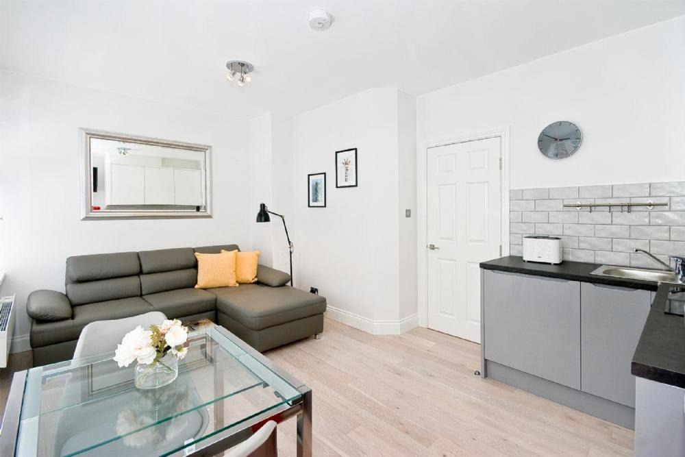 F1 Greek Street By City Living London Eksteriør billede